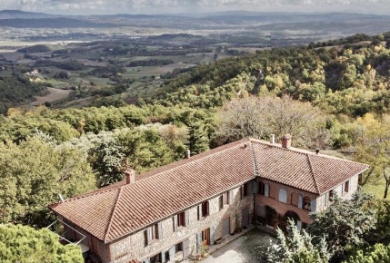 Foto Casale a Cetona di 750 m² con 10 locali in vendita