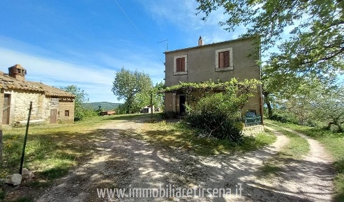 Foto Casale a Orvieto di 125 m² con 5 locali in vendita