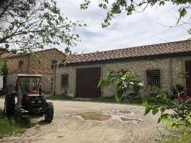 Foto Casale in Viale Amiata, Sarteano Centro di 2158 m² con 30 locali