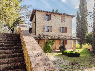 Foto Casale a Assisi di 500 m² in vendita