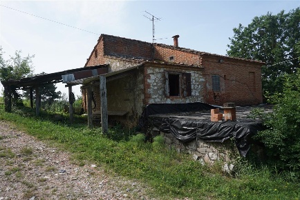 Foto Casale a Trequanda di 335 m² con 9 locali in vendita