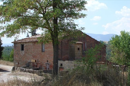 Foto Casale a Chiusi di 340 m² con 10 locali in vendita