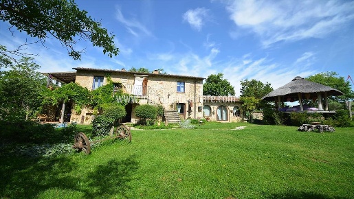 Foto Casale in SP38, Trequanda di 200 m² con 8 locali in vendita