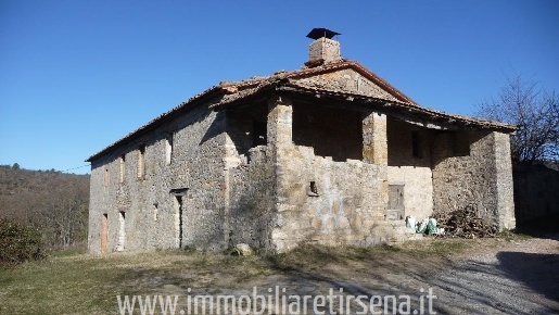 Foto Casale a Montegabbione di 350 m² con 15 locali in vendita