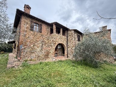 Foto Casale in Via Cristoforo Colombo 31, Panicale di 420 m² con 9 locali