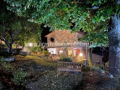Foto Casale in via Valverde 3, Sarteano di 230 m² con 9 locali in vendita