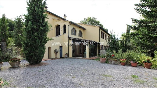 Foto Casale in SP126, Sarteano di 435 m² con 15 locali in vendita