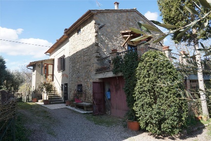 Foto Casale a Sarteano di 300 m² con 10 locali in vendita
