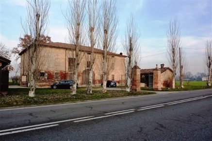 Foto Casale in via cabassi, Carpi di 1000 m² con 9 locali in vendita