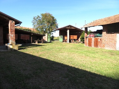 Foto Casale in cascina Tensi, San Nazzaro Sesia di 230 m² con 5 locali