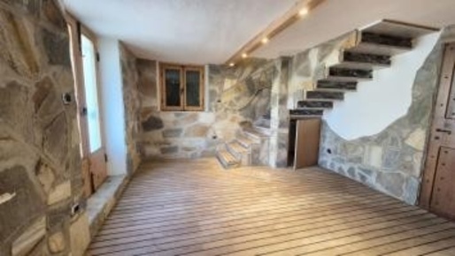 Foto Casale in via san michele Arcangelo, Camaiore Capezzano Pianore