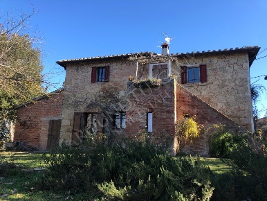 Foto Casale a Chiusi di 700 m² con 15 locali in vendita