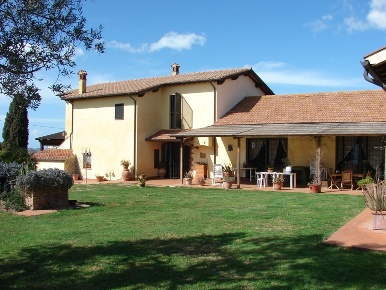 Foto Casale a Orbetello di 500 m² con 14 locali in vendita