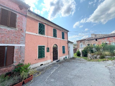 Foto Duplex in FRAZ. CANTIA, Fabriano Cantia di 224 m² con 15 locali