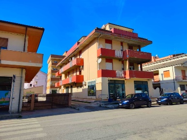 Foto Duplex in Via Ortiz, Chieti Chieti Scalo di 116 m² con 8 locali