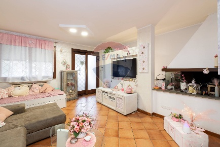 Foto Duplex in Via Giuseppe Todeschini, Roma Casal Bernocchi di 75 m²