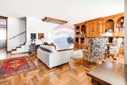 Foto Duplex in CORSO SEMPIONE, Gallarate Ronchi di 209 m² con 4 locali