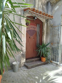 Foto Loft in Via Garibaldi, Catania Centro Storico di 50 m² con 1 locali