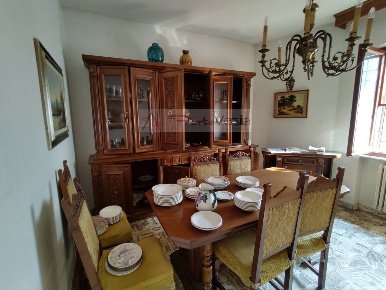 Foto Duplex a Massa di 300 m² con 10 locali in vendita