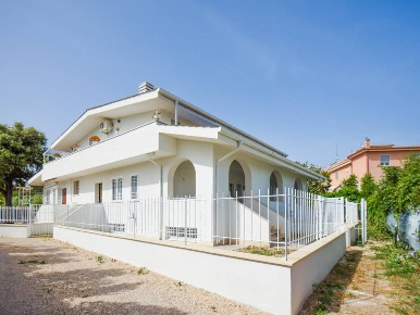 Foto Duplex in Via Tommaso Traetta, Roma Infernetto di 104 m² con 3 locali