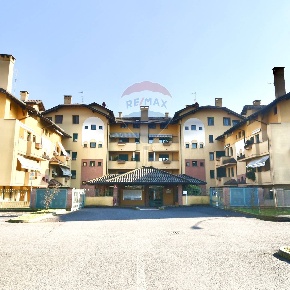 Foto Duplex in VIA DUE MARTIRI, San Vittore Olona di 200 m² con 10 locali