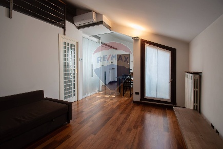 Foto Loft in Via Roma, Iseo Centro di 50 m² con 1 locali in affitto