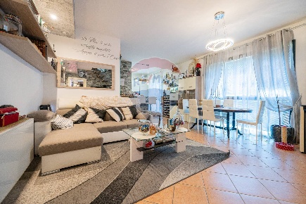 Foto Duplex in VIA DELLE BASSE, Collecchio Centro di 120 m² con 3 locali