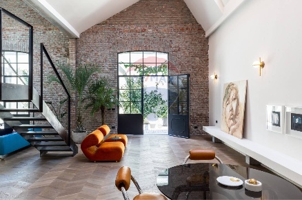 Foto Loft in S'AGOSTINO, Mariano Comense Centro di 1000 m² con 4 locali