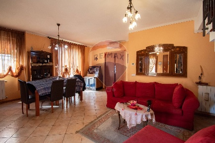 Foto Duplex in Via Monte Gravia, Pontoglio di 150 m² con 3 locali