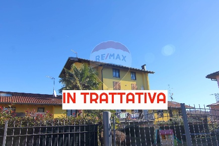 Foto Duplex in Via Sacro Monte, Induno Olona di 140 m² con 4 locali