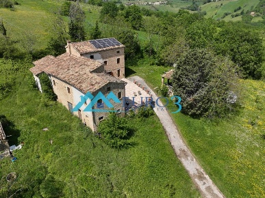 Foto Duplex in CONTRADA SAN COSTANZO, San Ginesio Centro di 230 m²