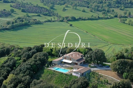 Foto Casale a Grosseto di 805 m² con 25 locali in vendita