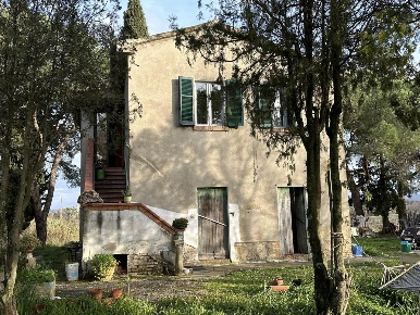 Foto Casale a Roccastrada di 500 m² con 4 locali in vendita