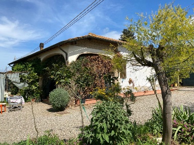 Foto Casale a Grosseto di 140 m² con 4 locali in vendita