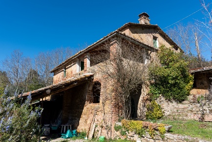 Foto Casale a Siena Agostoli - Montalbuccio di 450 m² con 12 locali