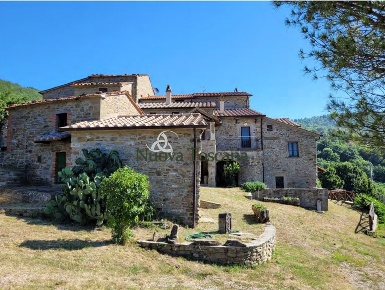 Foto Casale in località san veriano, Arezzo Palazzo del Pero di 290 m²