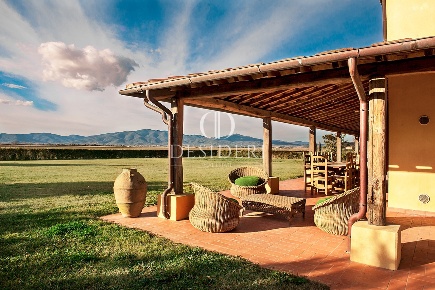 Foto Casale in Località squadre basse, Grosseto La Principina di 370 m²