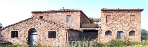 Foto Casale a Cinigiano di 750 m² con 20 locali in vendita
