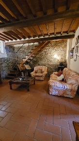 Foto Casale a Montevarchi Frazioni Collinari di 115 m² con 4 locali