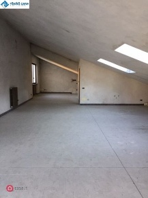Foto Loft in XXIV MAGGIO, Mariano Comense Centro di 180 m² con 1 locali
