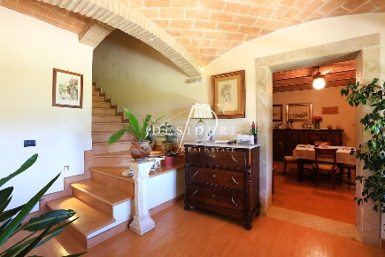 Foto Casale a Manciano di 360 m² con 8 locali in vendita