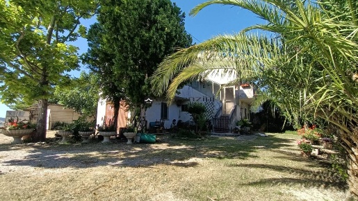 Foto Casale in frazione montevecchio, Pergola di 233 m² con 3 locali