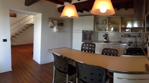 Foto Casale a Pontassieve di 515 m² con 16 locali in vendita