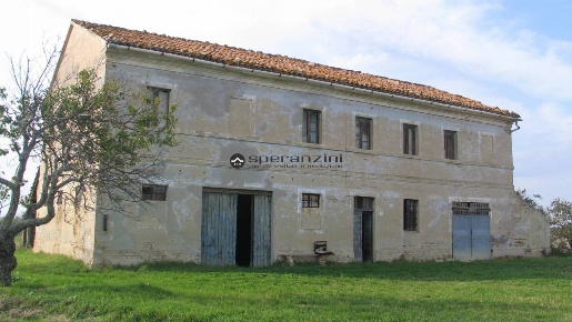 Foto Casale in strada vincareto, San Costanzo di 308 m² con 4 locali