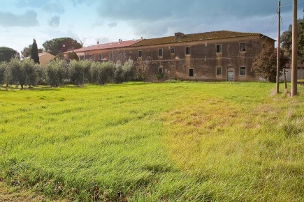 Foto Casale a Rosignano Marittimo Vada di 320 m² con 6 locali in vendita