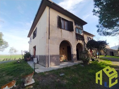 Foto Casale a Santa Luce di 150 m² con 6 locali in vendita