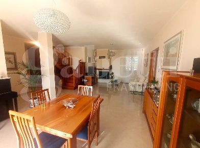 Foto Duplex in Via ALDO MORO 99, Pianella di 187 m² con 7 locali in vendita