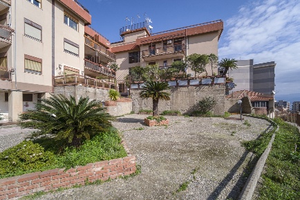 Foto Duplex in Via Noviziato Casazza 60, Messina di 300 m² con 5 locali