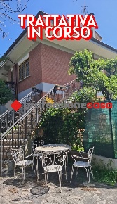Foto Duplex in Via arno 1, Pomezia Pratica di Mare - Monte d'Oro di 115 m²