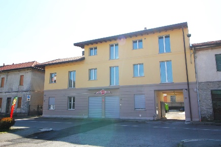 Foto Duplex in Via Achille Grandi 11, Rescaldina di 137 m² con 4 locali